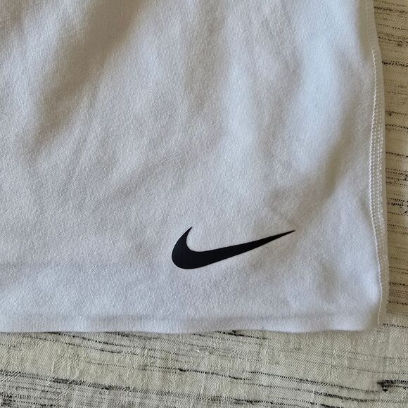 Nike Dri-FIT White Apparel - Picture 3 of 4